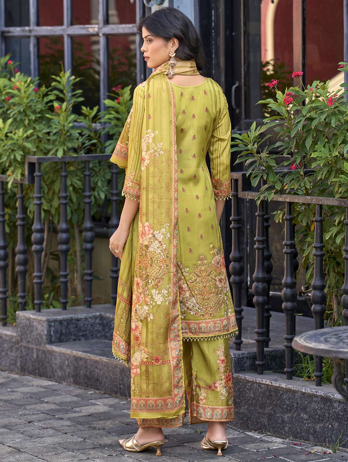 women printed three quarter sleeve kurta palazzo with dupatta set - 22179936 -  Standard Image - 3