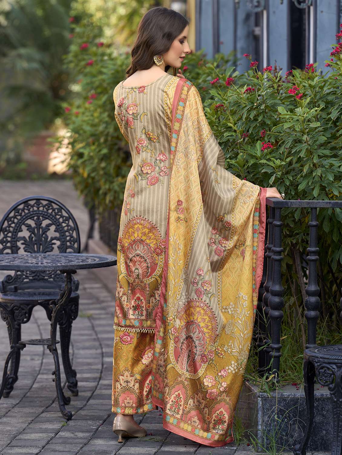 women printed three quarter sleeve kurta palazzo with dupatta set - 22179937 -  Standard Image - 3