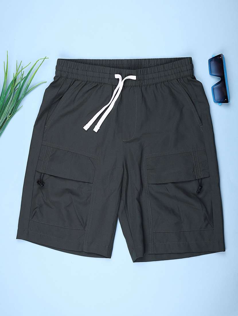 boys solid mid rise regular fit shorts 