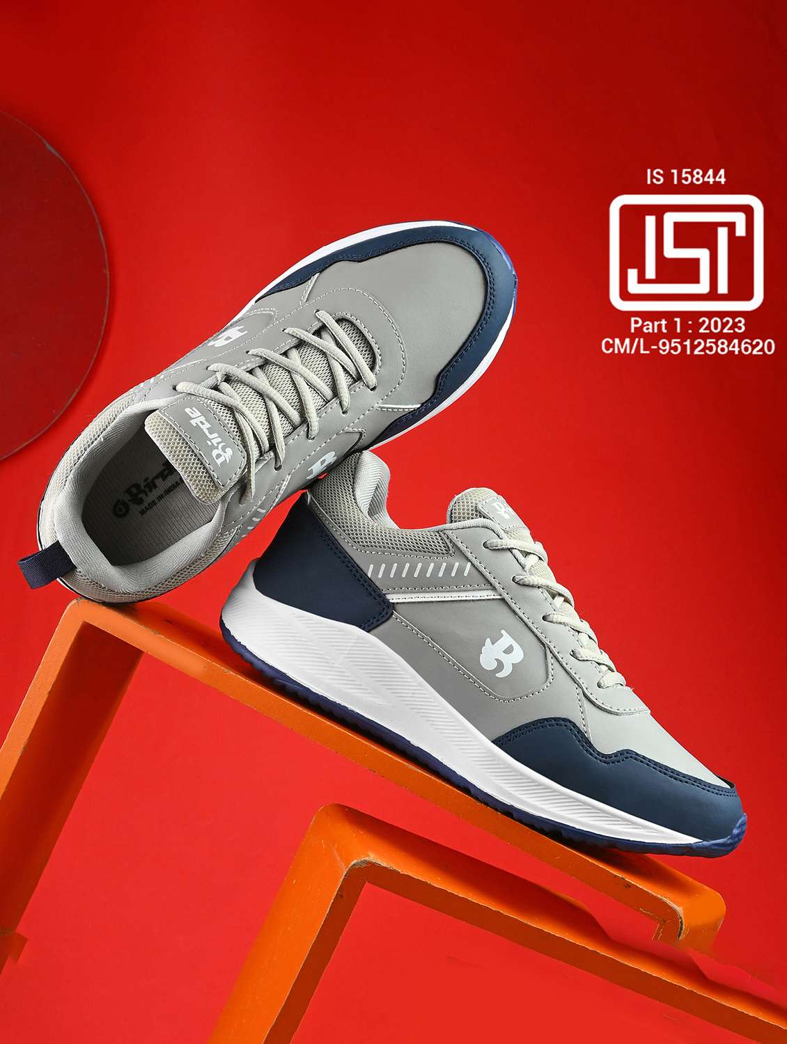 men grey lace up sport shoe
