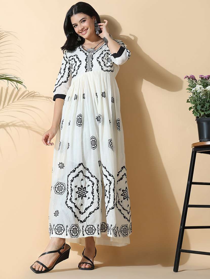 women solid with work three quarter anarkali kurta - 22180025 -  Zoom Image - 0