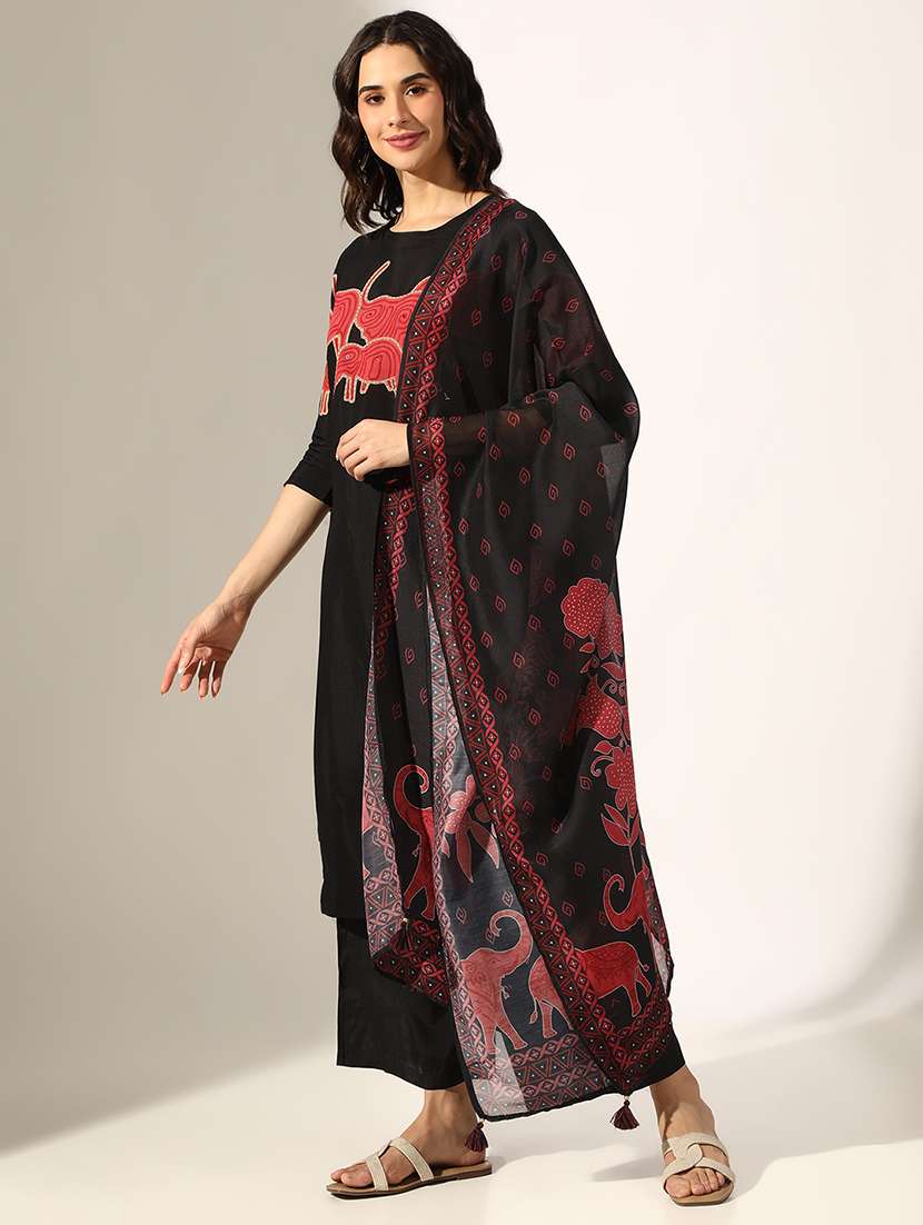 Women Printed Three Quarter Sleeve Kurta Pant With Dupatta Set - 22180037 -  Standard Image - 3