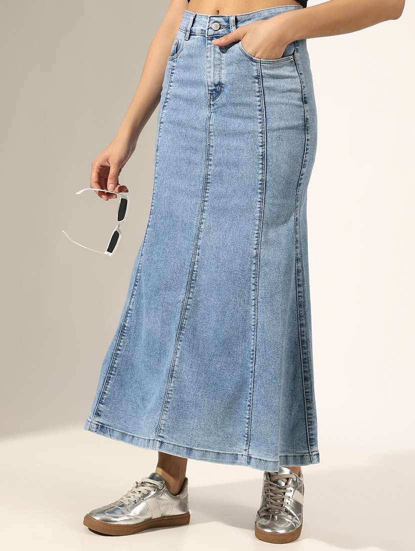 women solid mid rise denim skirt