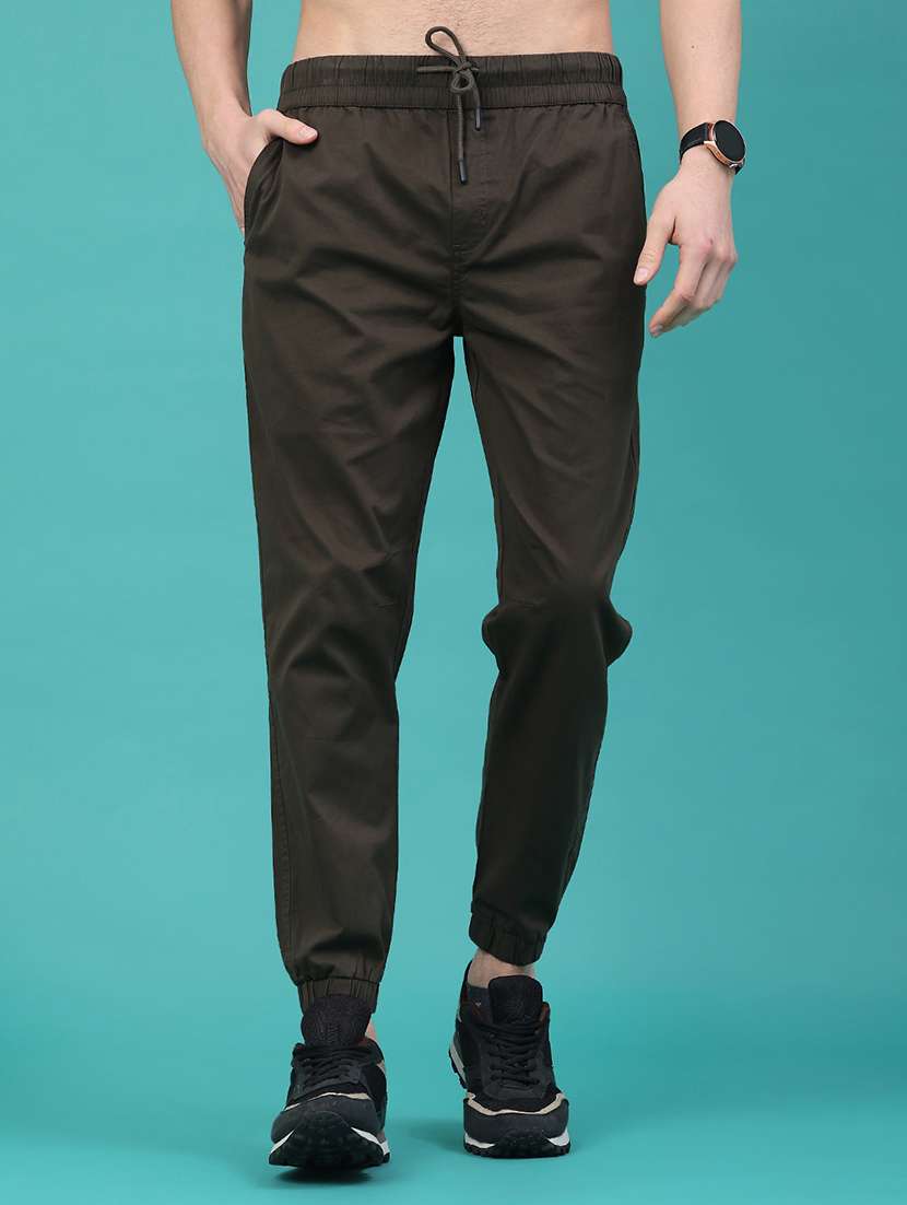 men solid mid rise regular fit jogger