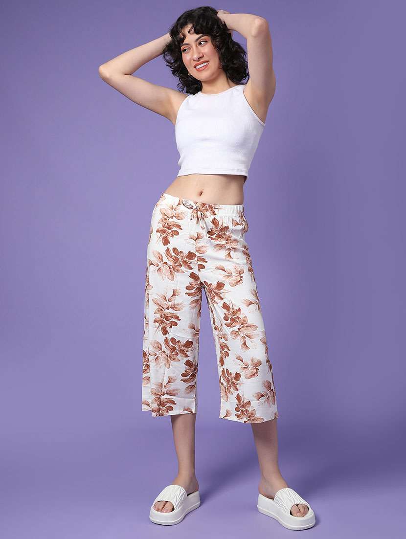 women floral print mid rise capri - 22180348 -  Standard Image - 5