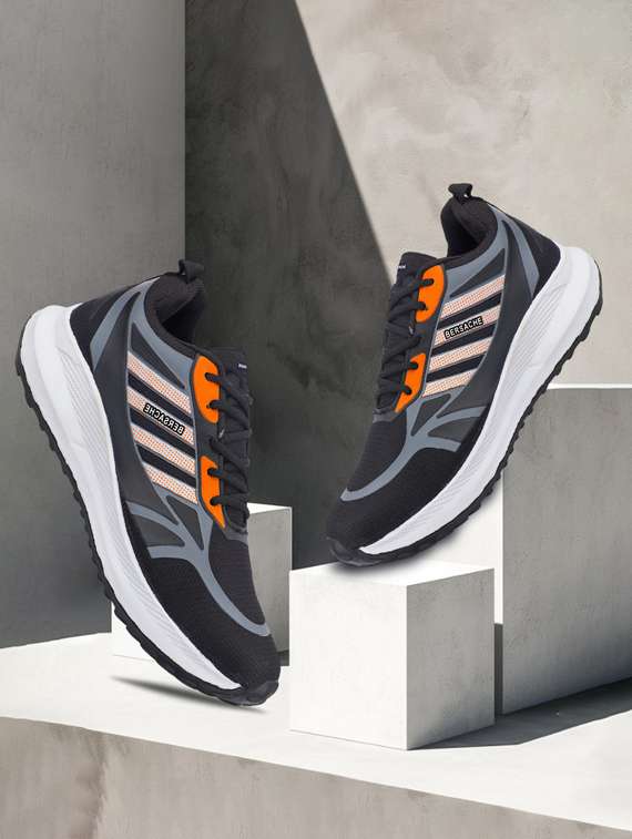 men solid lace up sport shoe