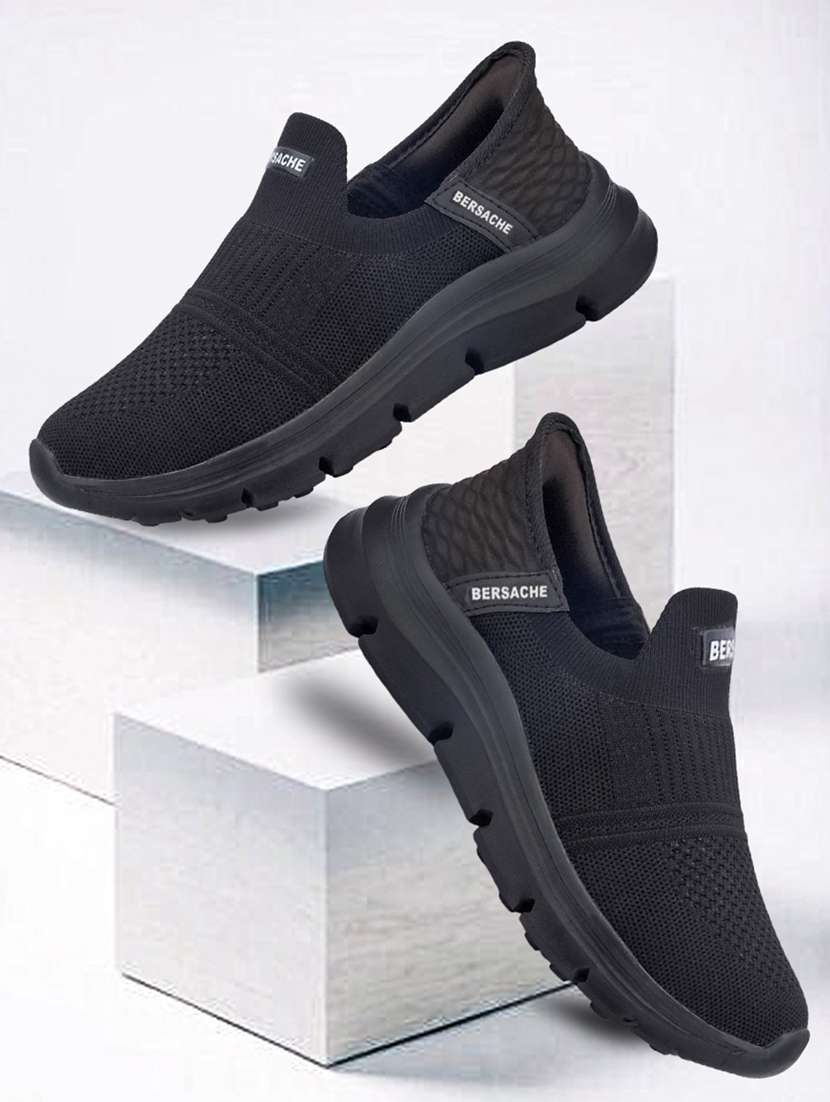 men solid slip on sport shoe