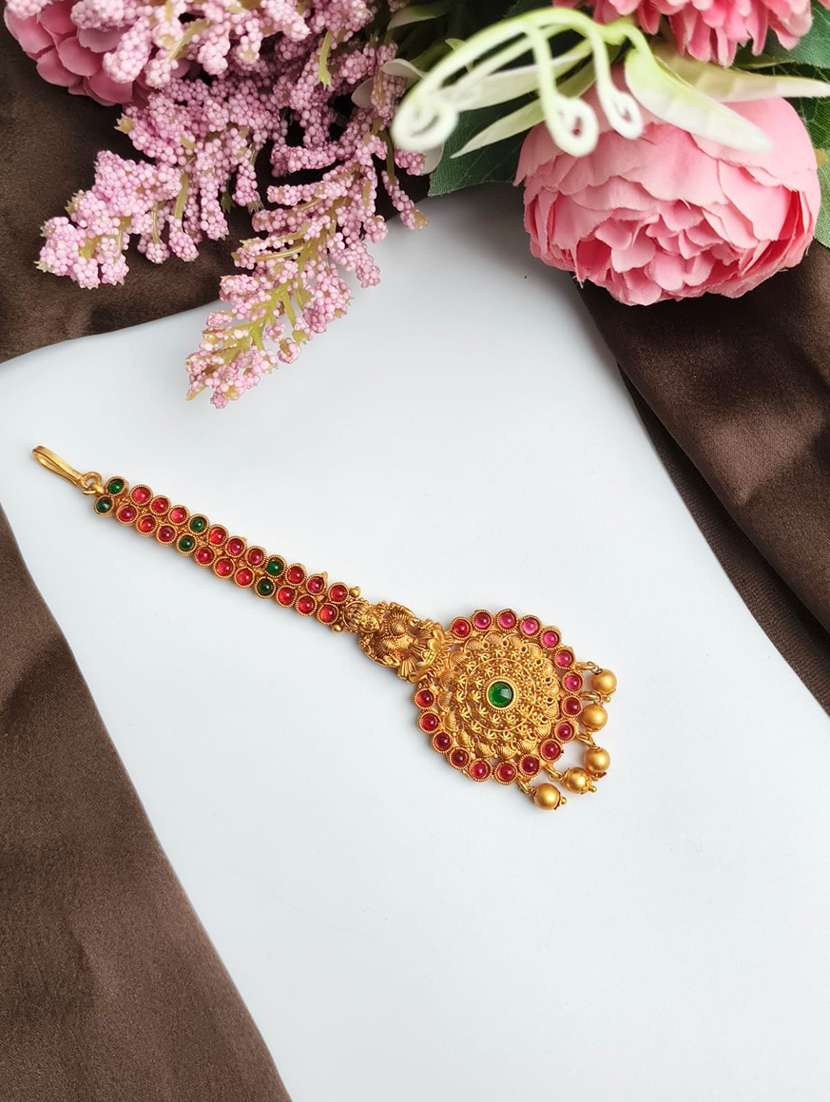 gold plated maangtika with beads