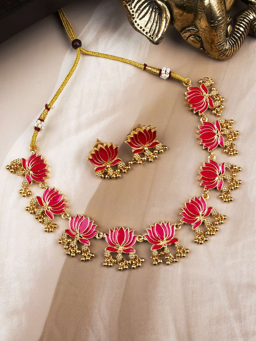 women divine petal inspired red necklace set