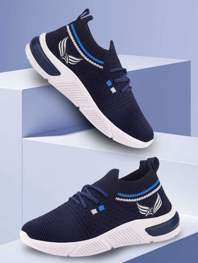 boys solid lace up sport shoes