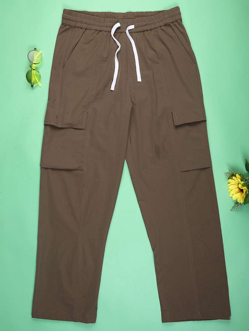 boys solid mid rise regular fit cargo