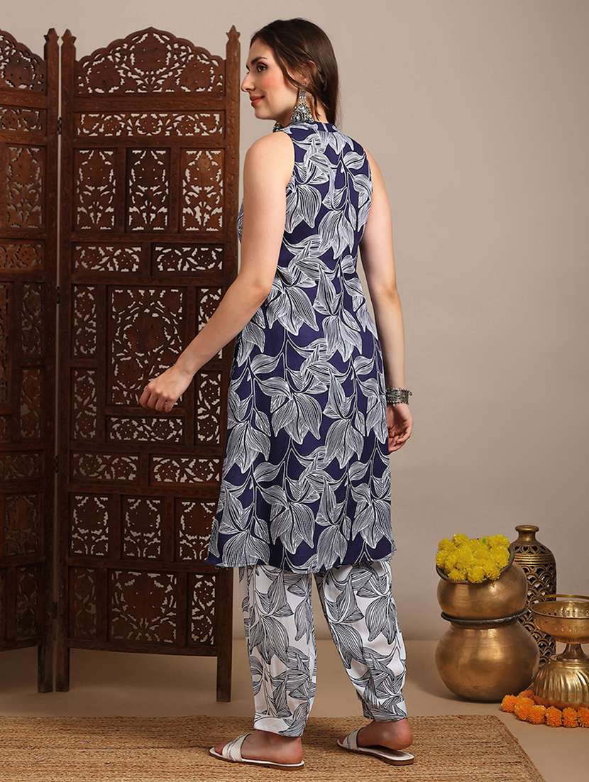 women printed sleeveless kurta salwar set - 22182169 -  Standard Image - 3