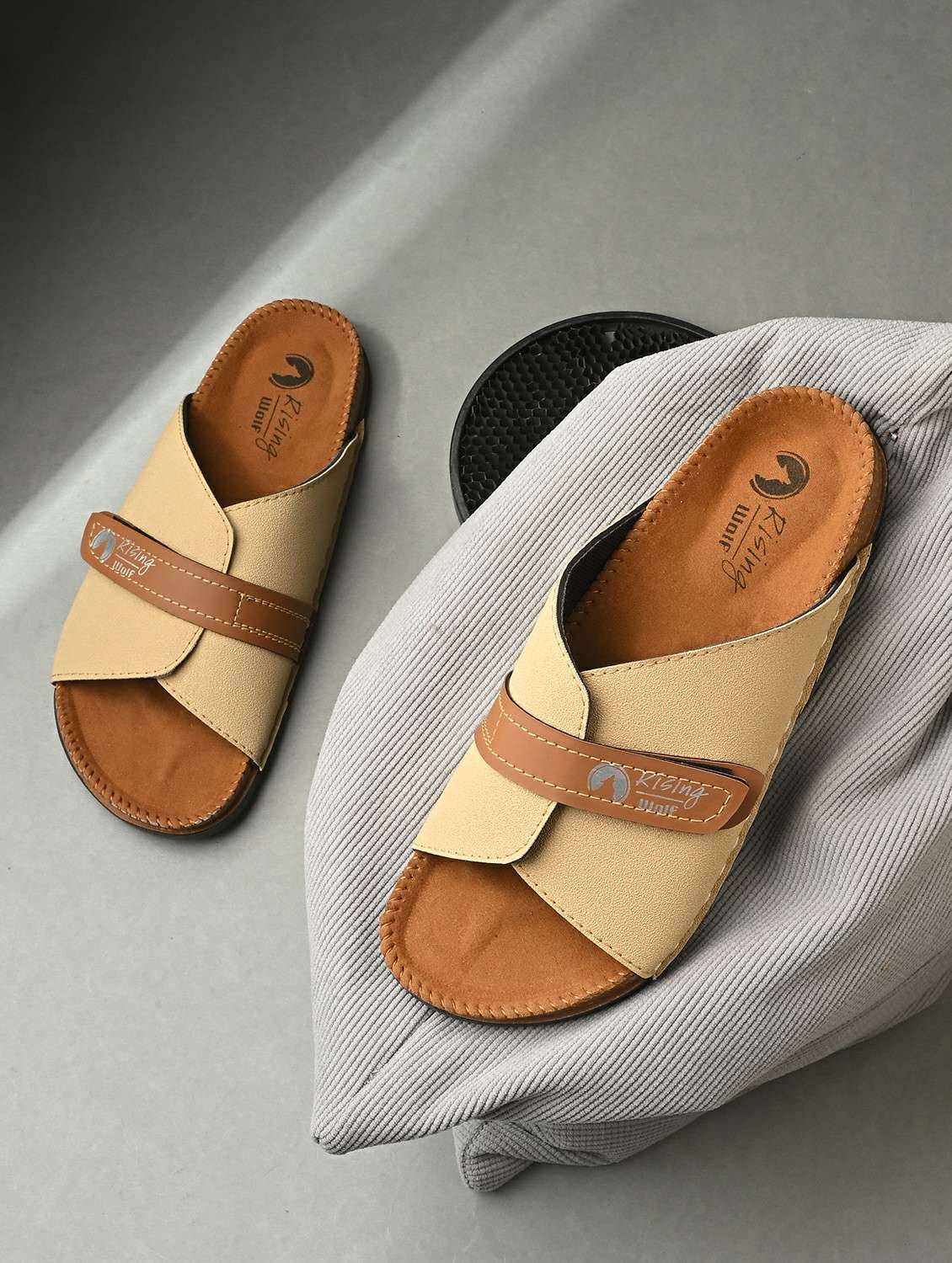 men solid slip on sandal