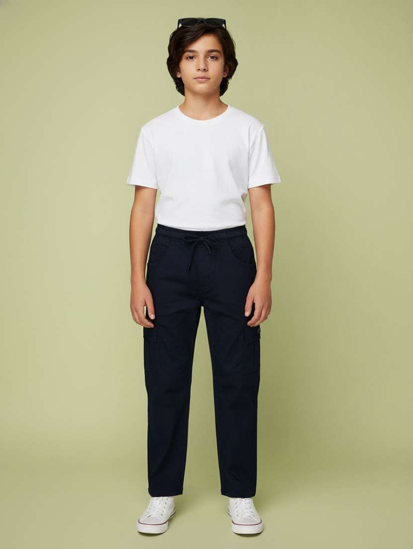 boys solid mid rise regular trackpant