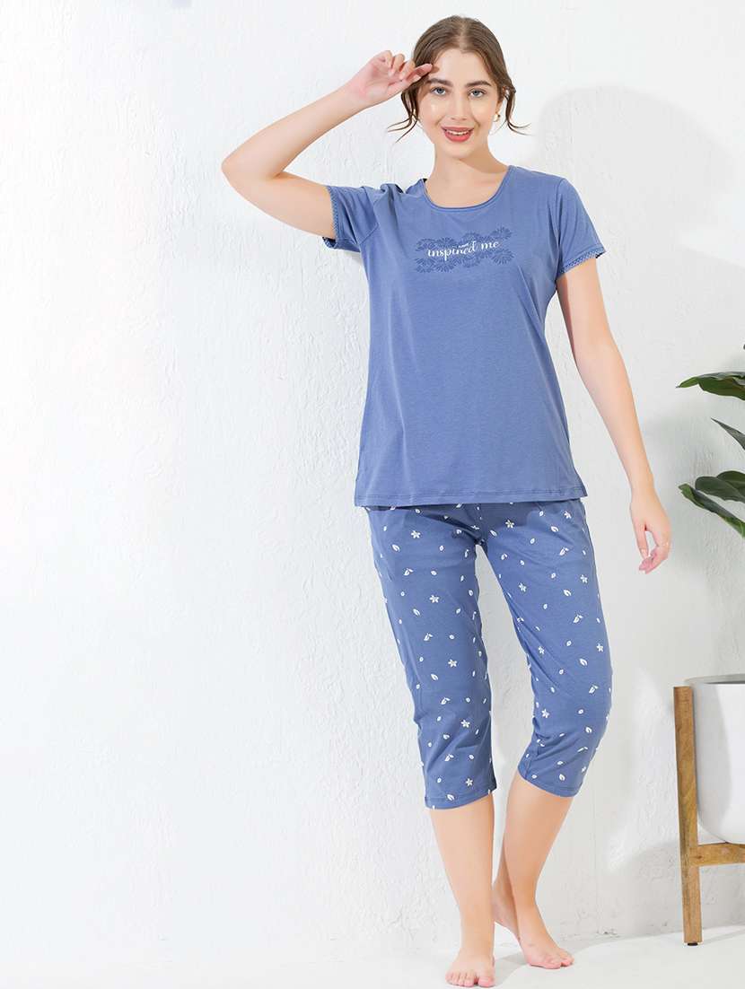 women printed nightwear capri set