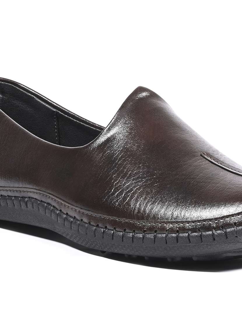 men brown slip on mojari - 22183282 -  Standard Image - 3