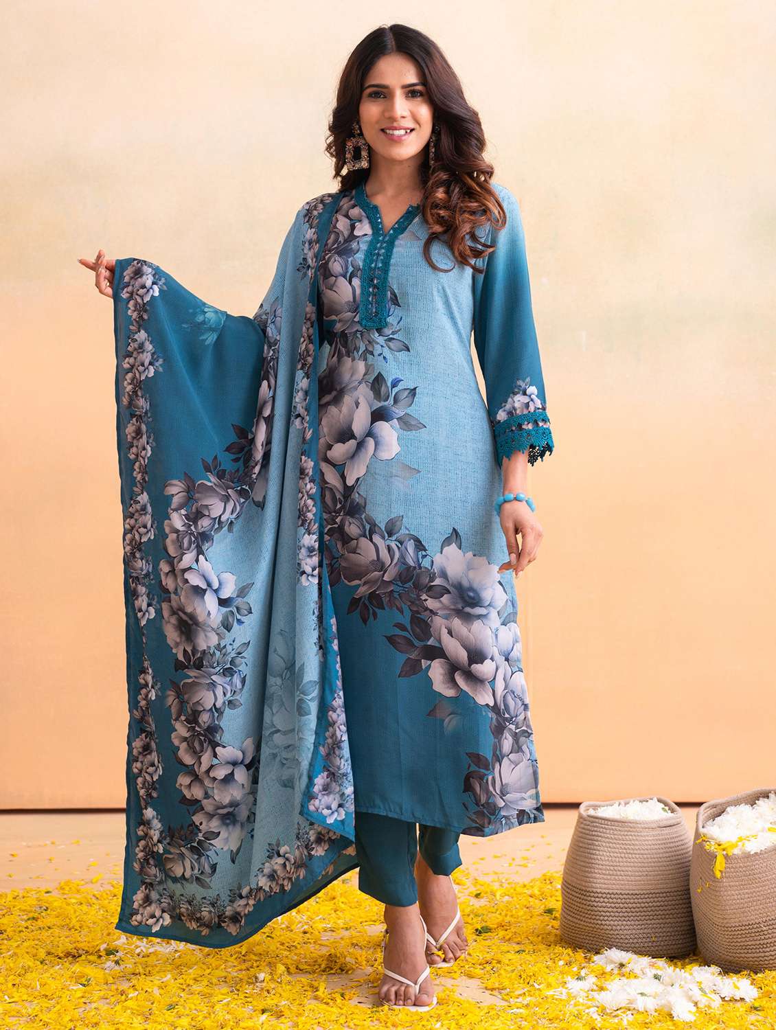women floral three quarter sleeve kurta pant with dupatta set