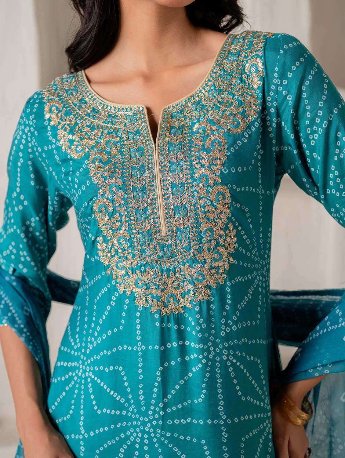 women bandhani printed three quarter sleeve kurta pant with dupatta set - 22183390 -  Standard Image - 5