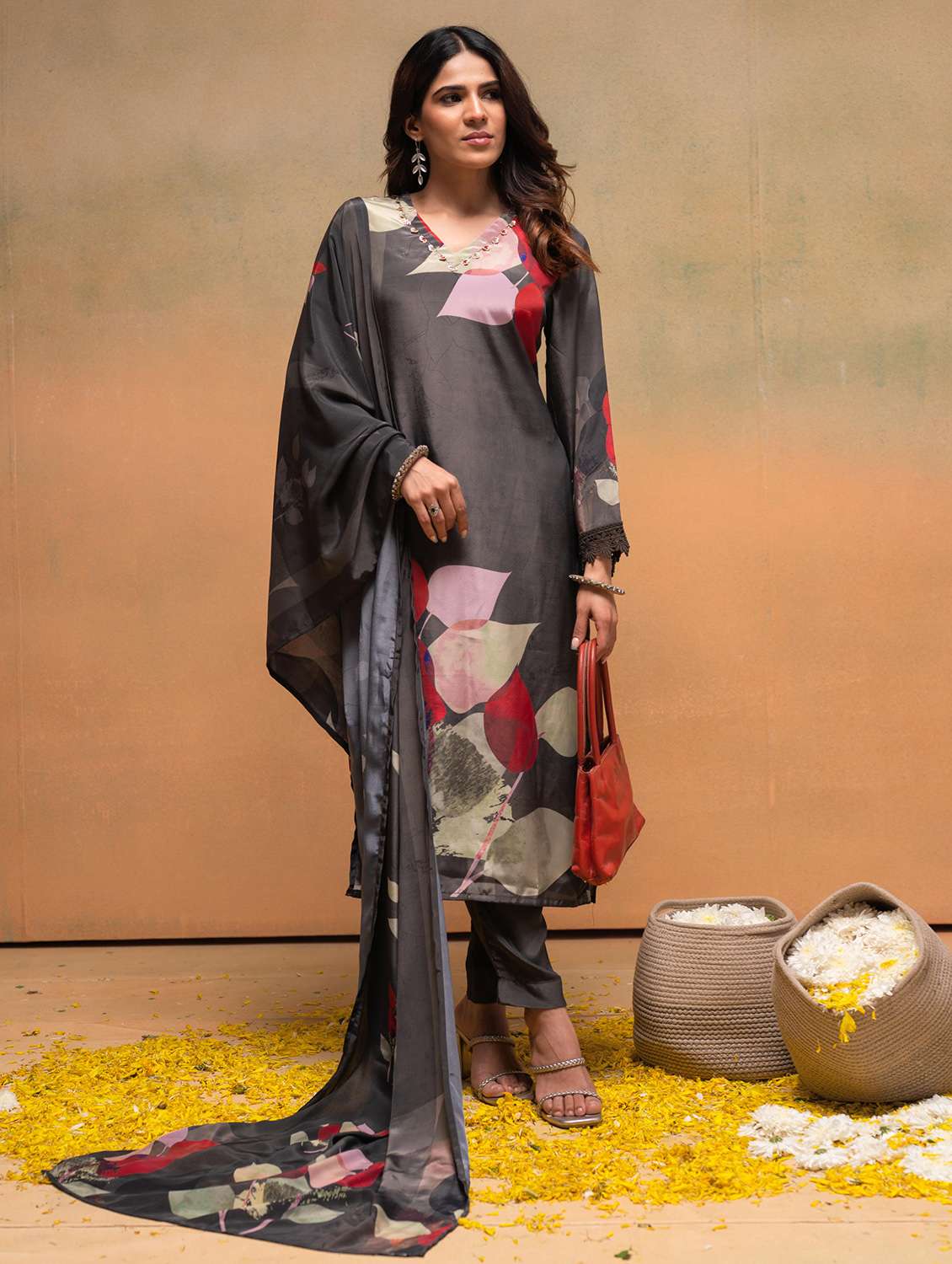 women solid with work long sleeve kurta pant with dupatta set