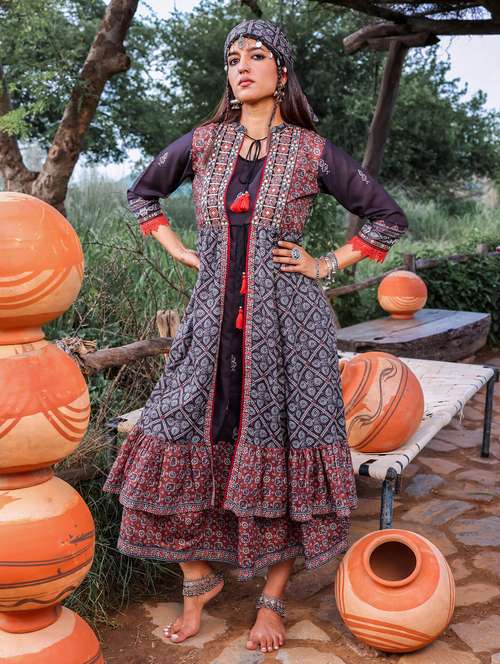 women printed three quarter sleeve layered ethnic dress - 22183431 -  Standard Image - 0