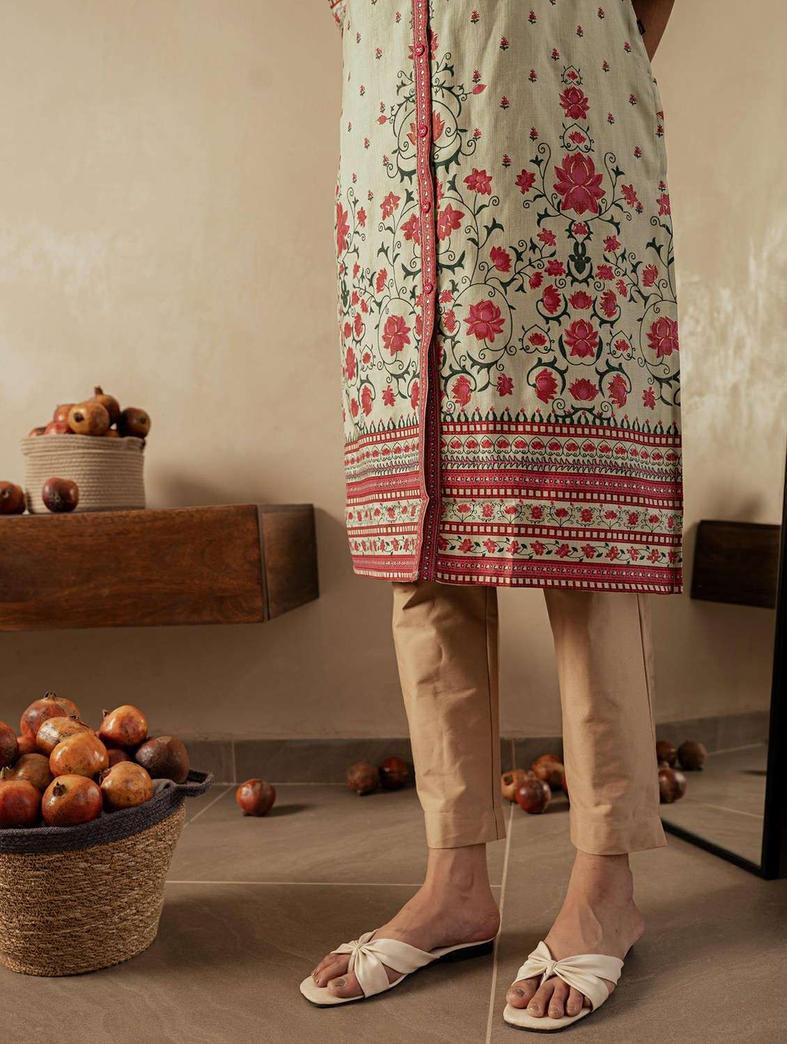 women floral three quarter sleeve straight kurta - 22183445 -  Standard Image - 3