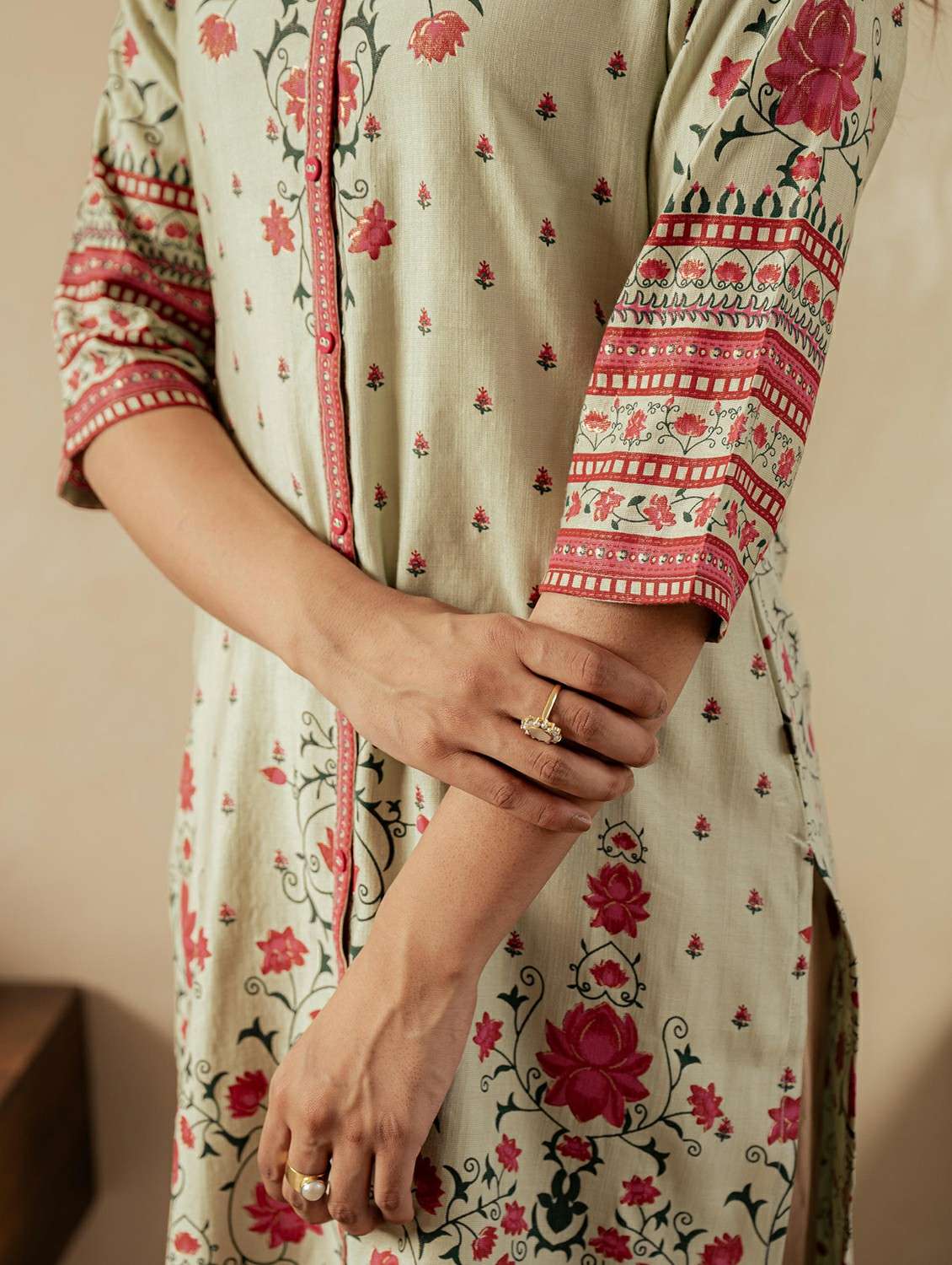 women floral three quarter sleeve straight kurta - 22183445 -  Standard Image - 5