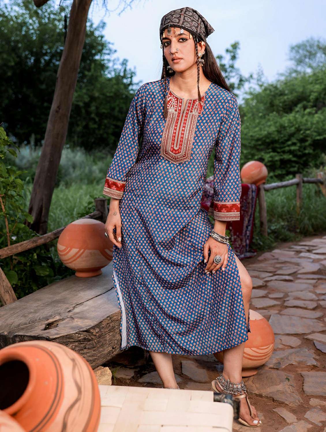 women printed long sleeve straight kurta 