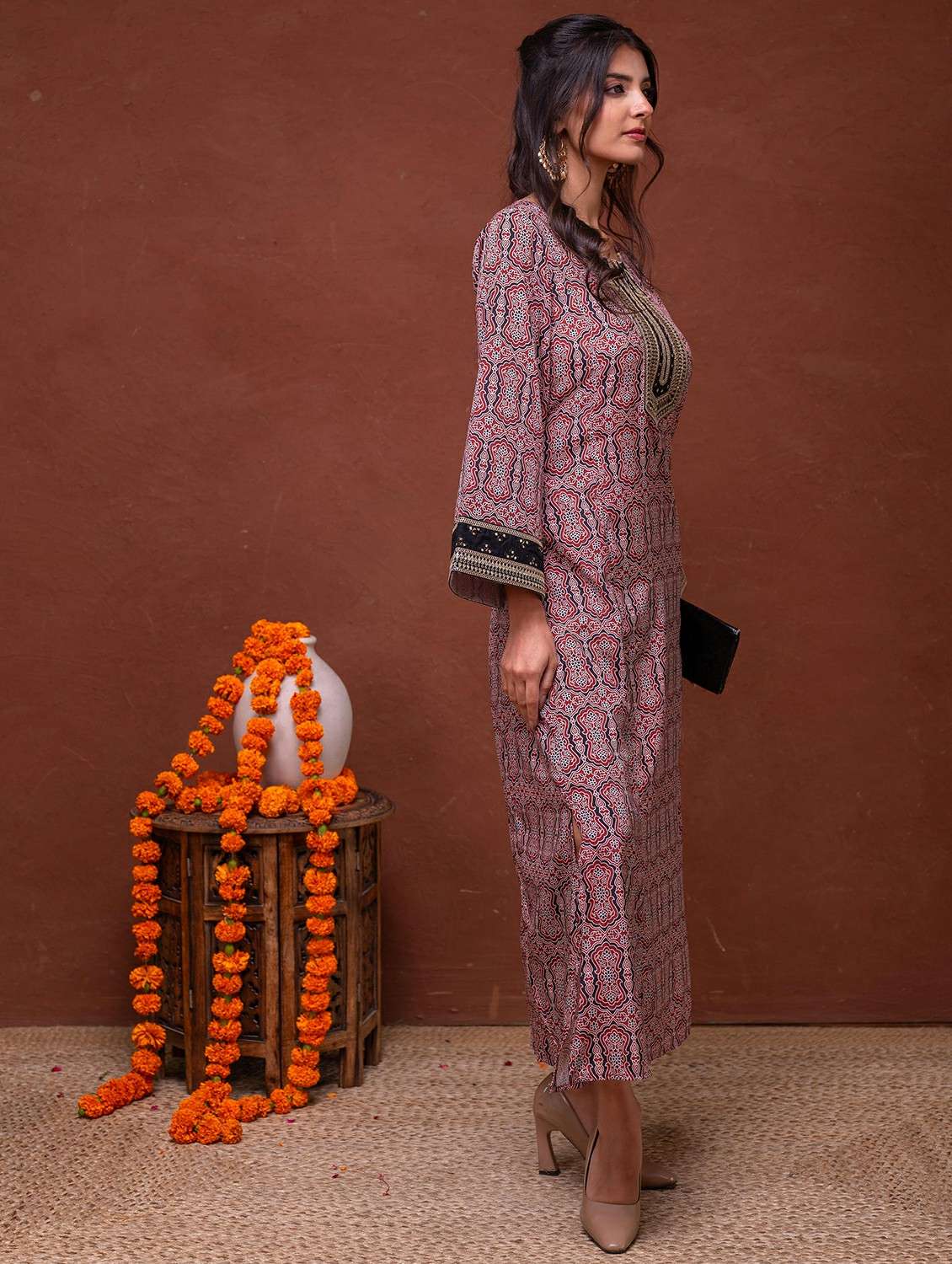 women printed long sleeve straight kurta  - 22183450 -  Standard Image - 3