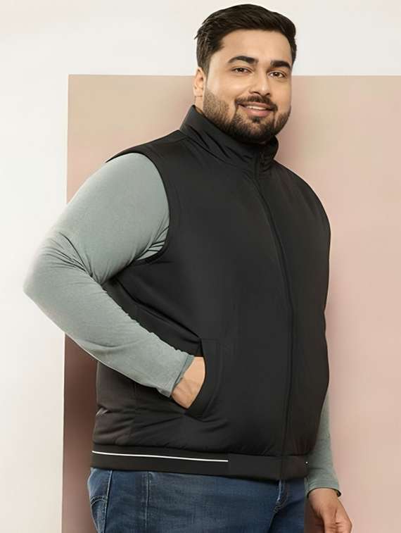 men solid sleeveless bomber jacket