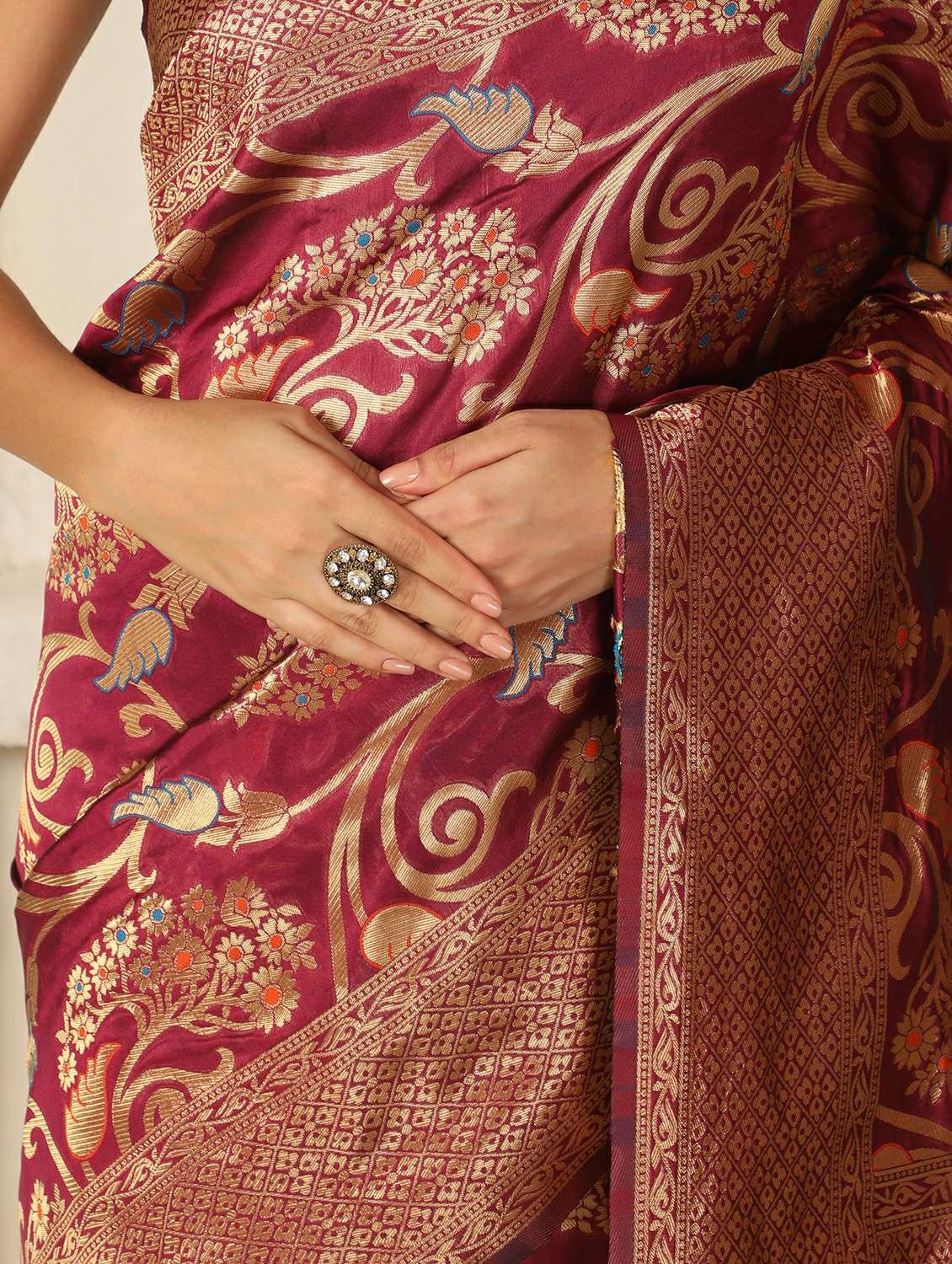 women self design banarasi saree with blouse - 22183708 -  Standard Image - 8