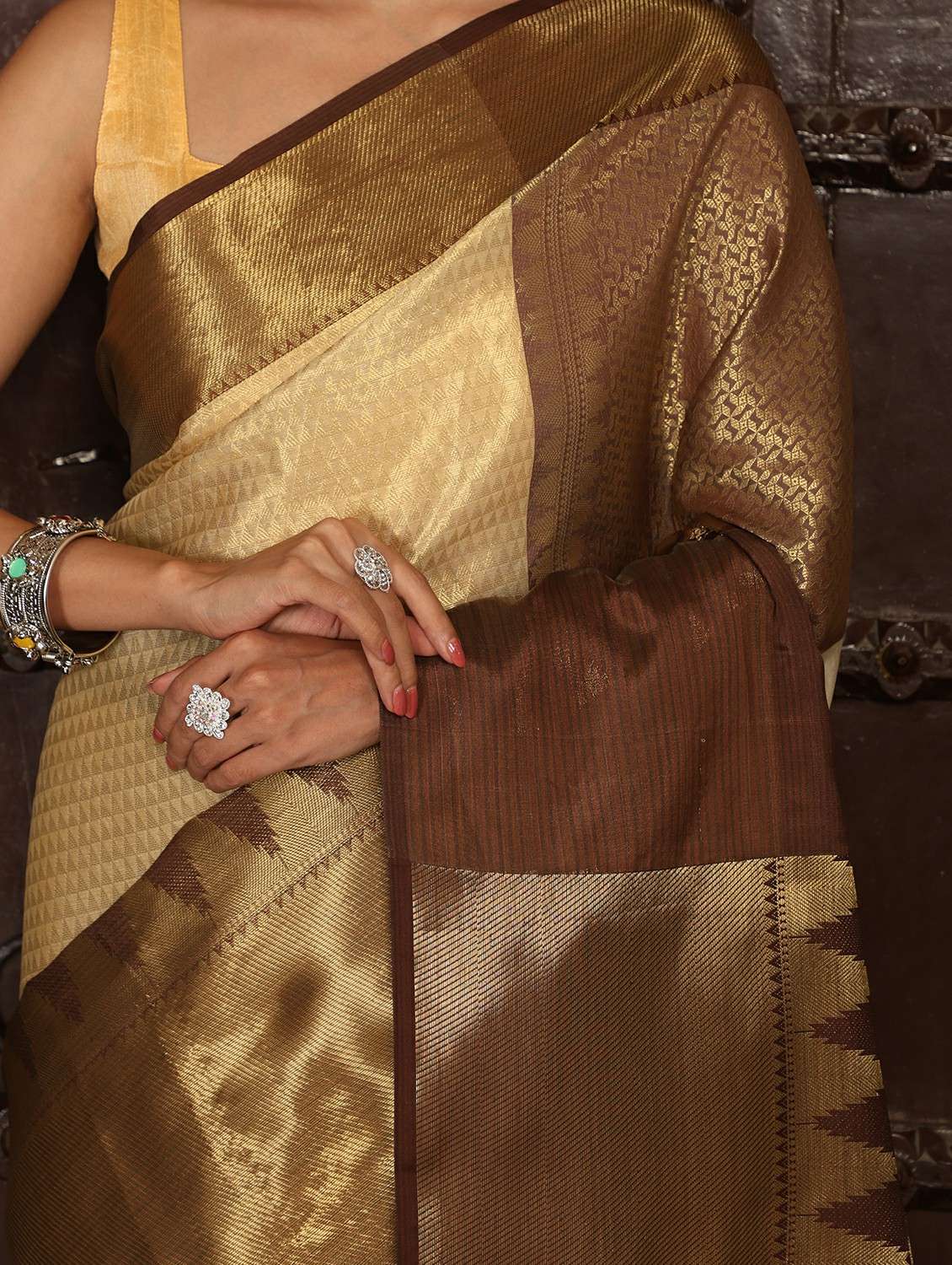 women self design banarasi saree with blouse - 22183718 -  Standard Image - 8