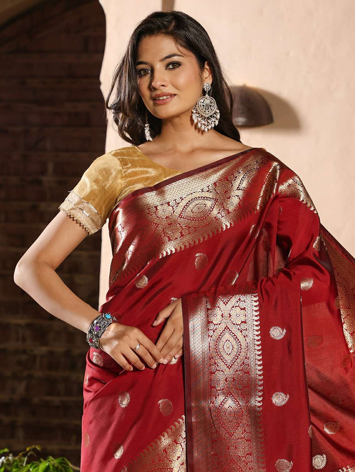 women self design banarasi saree with blouse - 22183719 -  Standard Image - 5