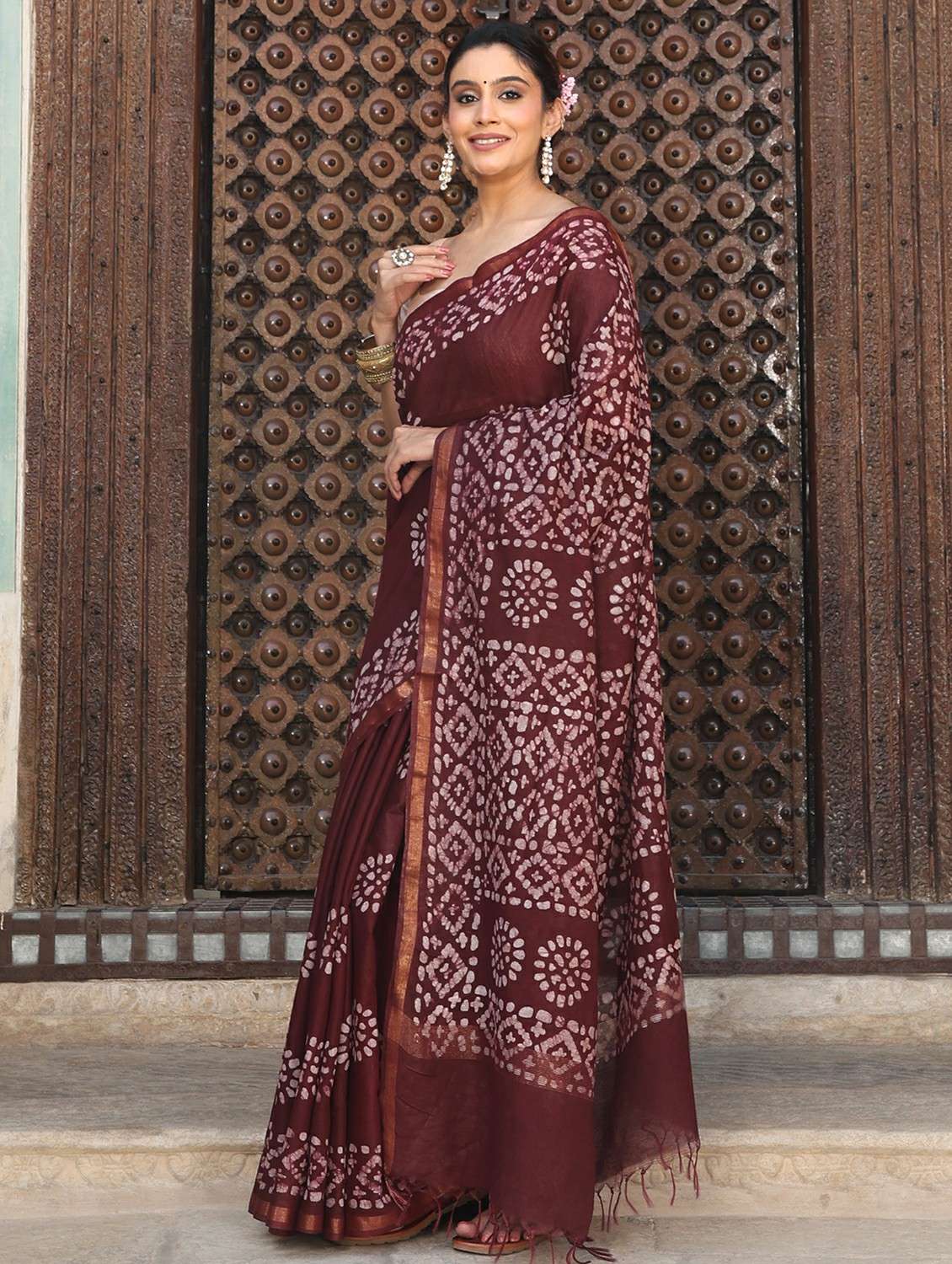 women batik printed saree with blouse - 22183722 -  Standard Image - 3