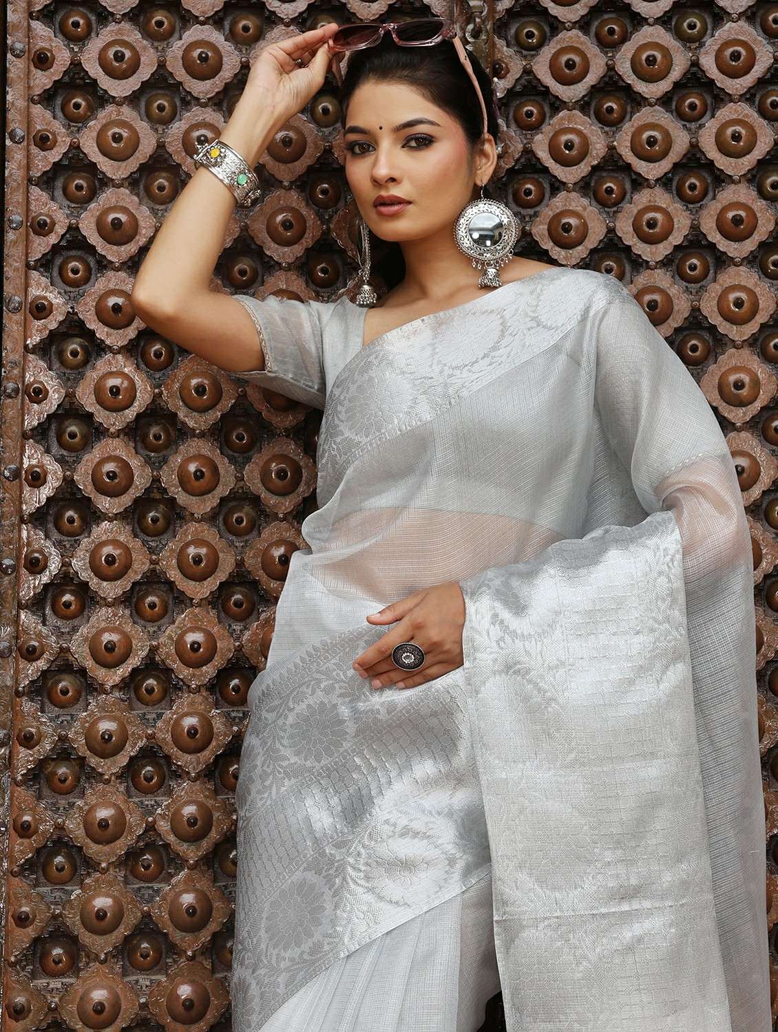 women solid with bordered saree with blouse - 22183725 -  Standard Image - 5