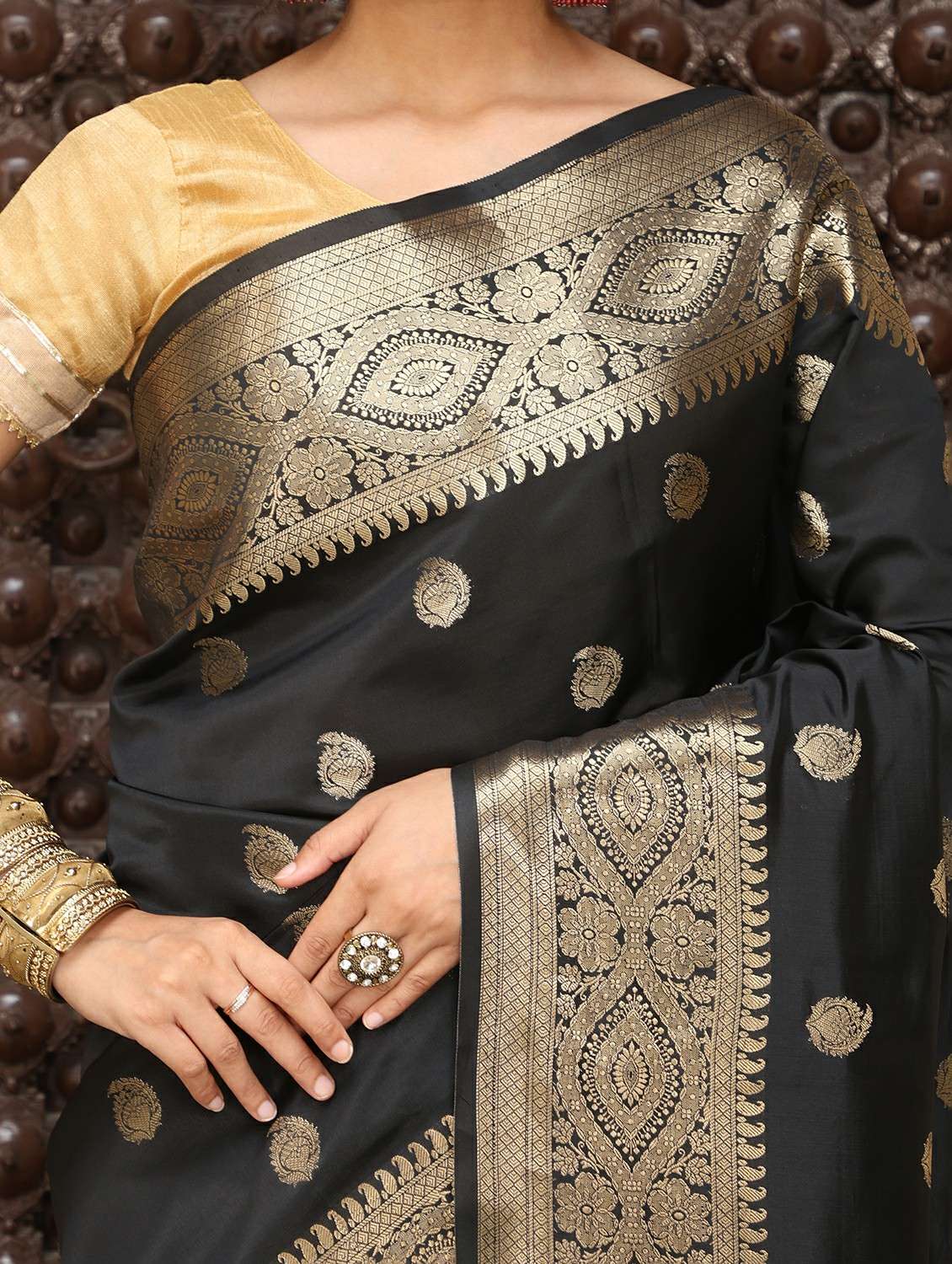women self design banarasi saree with blouse - 22183736 -  Standard Image - 8
