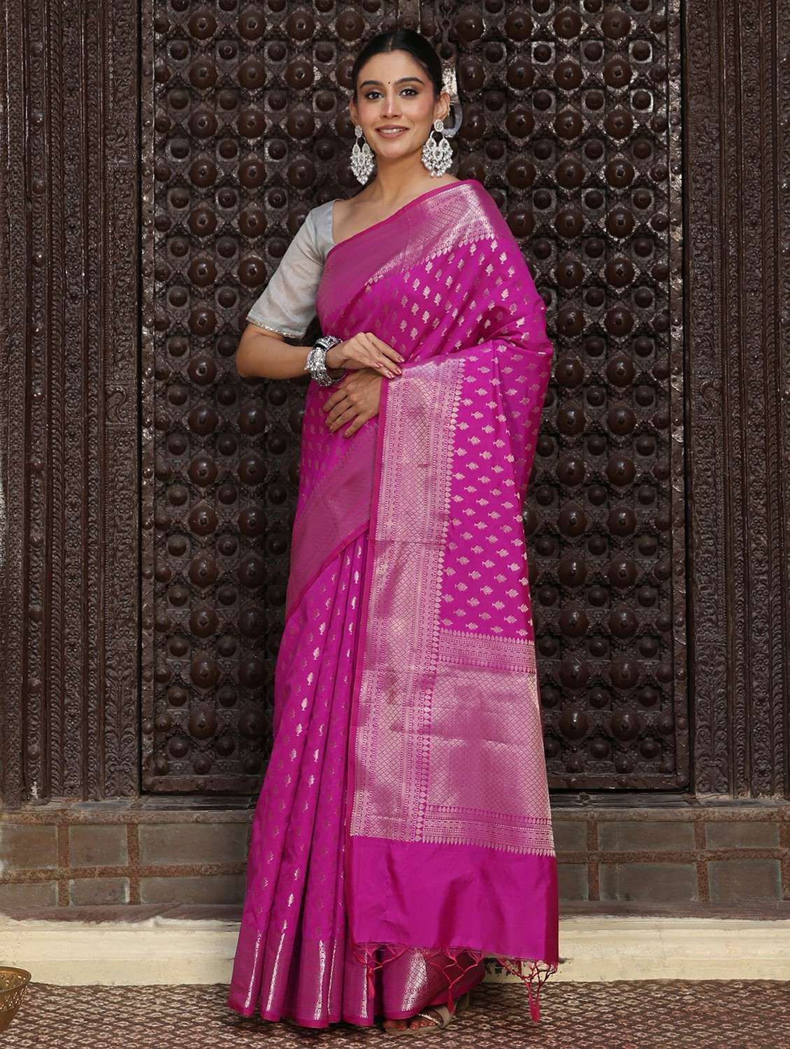 women self design banarasi saree with blouse - 22183738 -  Standard Image - 3