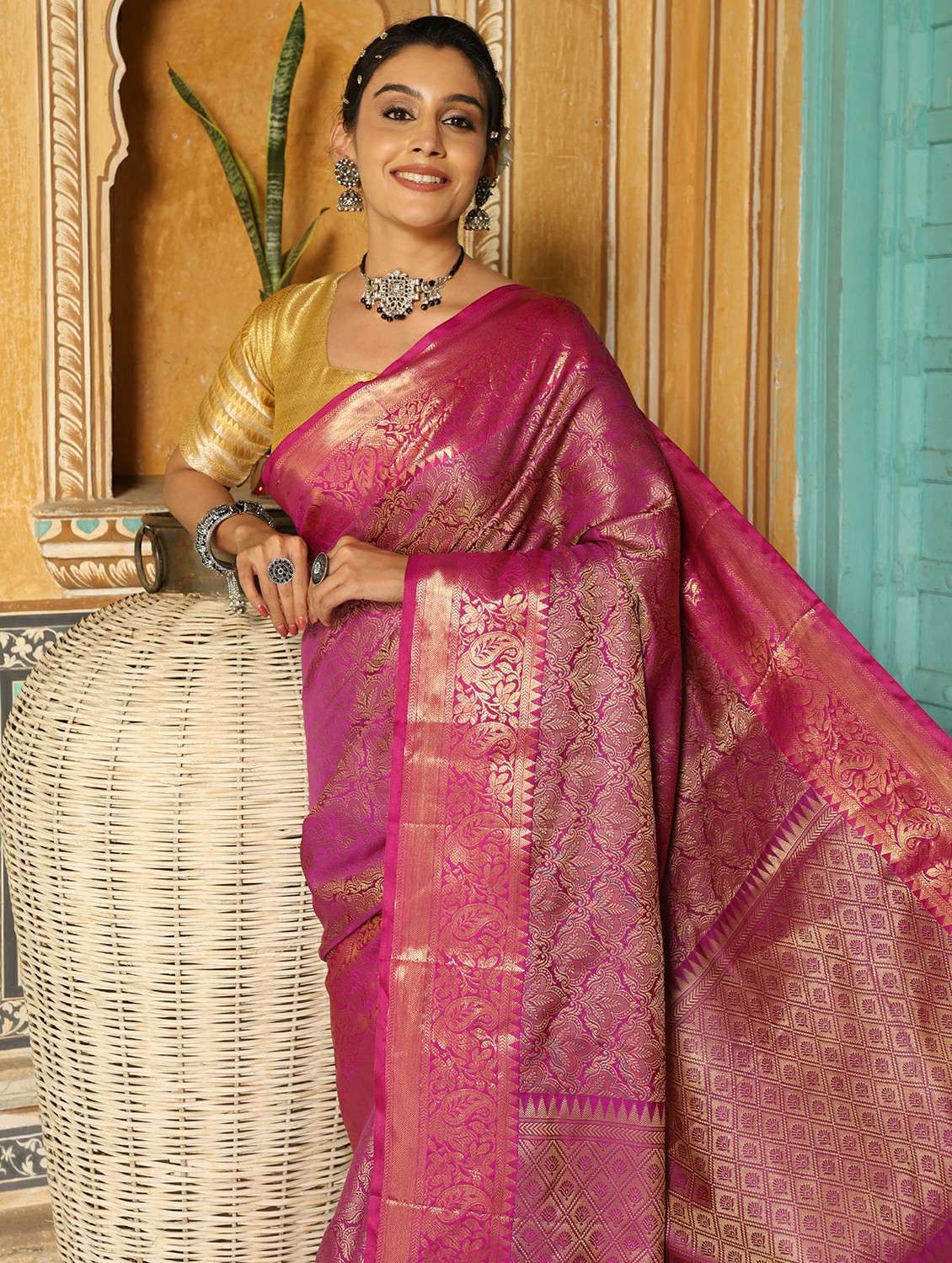 women self design banarasi saree with blouse - 22183739 -  Standard Image - 5