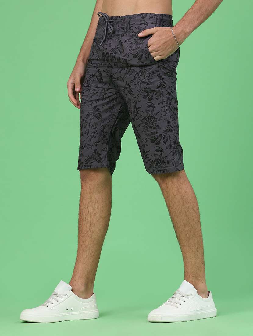 men printed mid rise regular fit three-fourth shorts - 22184019 -  Standard Image - 3