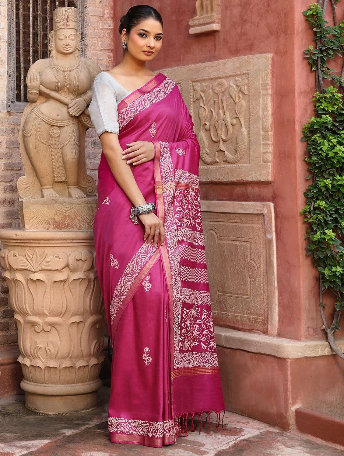 women printed casual wear saree with blouse - 22184291 -  Standard Image - 3
