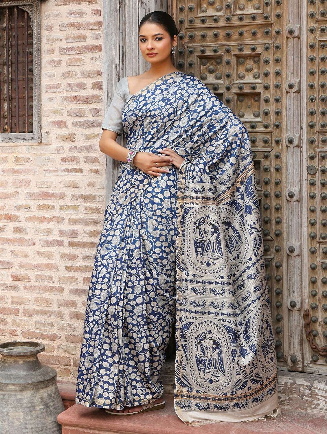 women printed casual wear saree with blouse - 22184295 -  Standard Image - 3