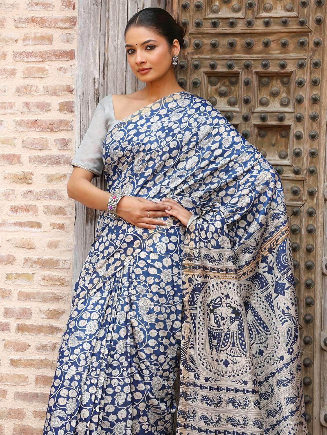 women printed casual wear saree with blouse - 22184295 -  Standard Image - 5