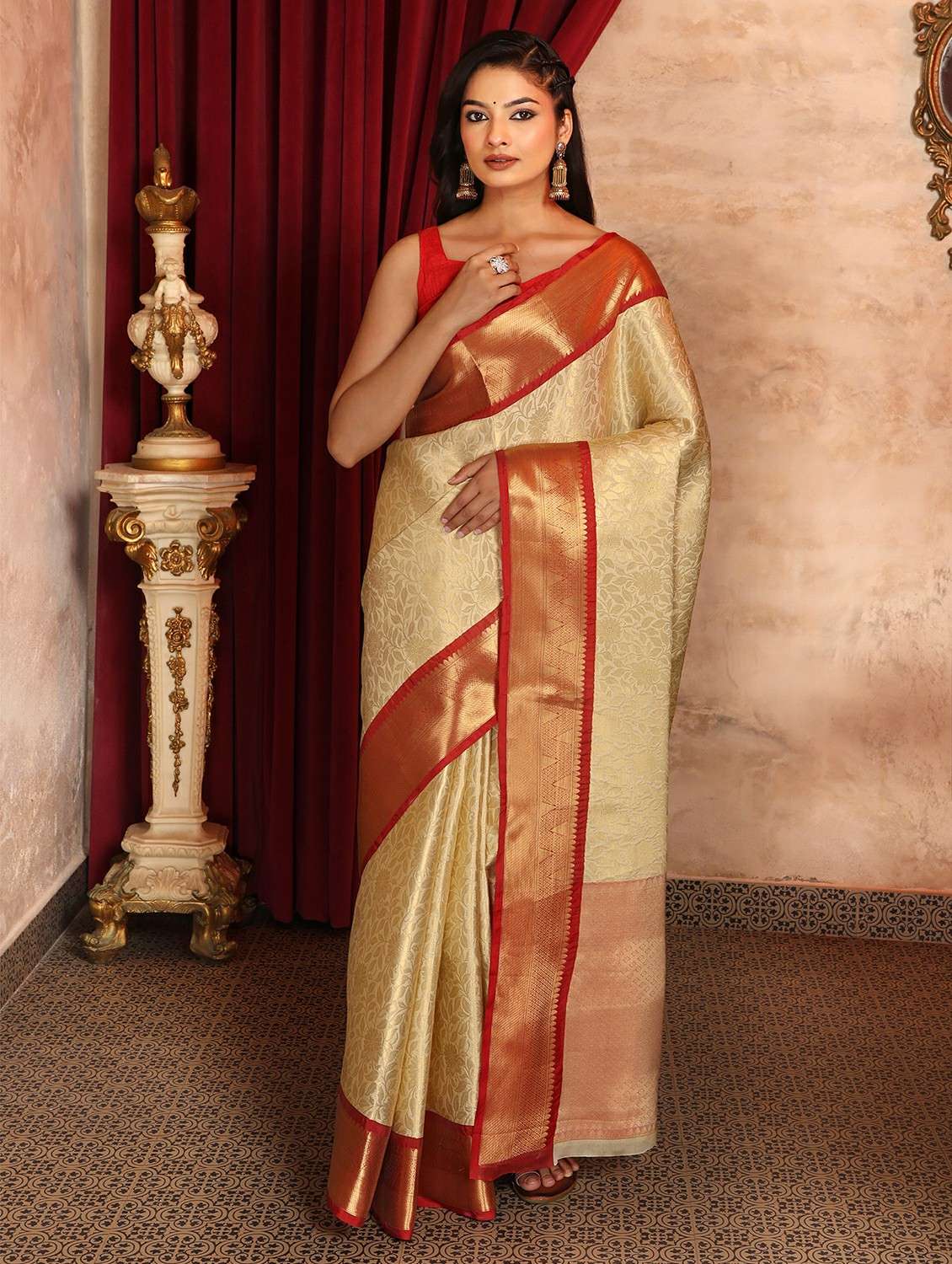women self design banarasi saree with blouse