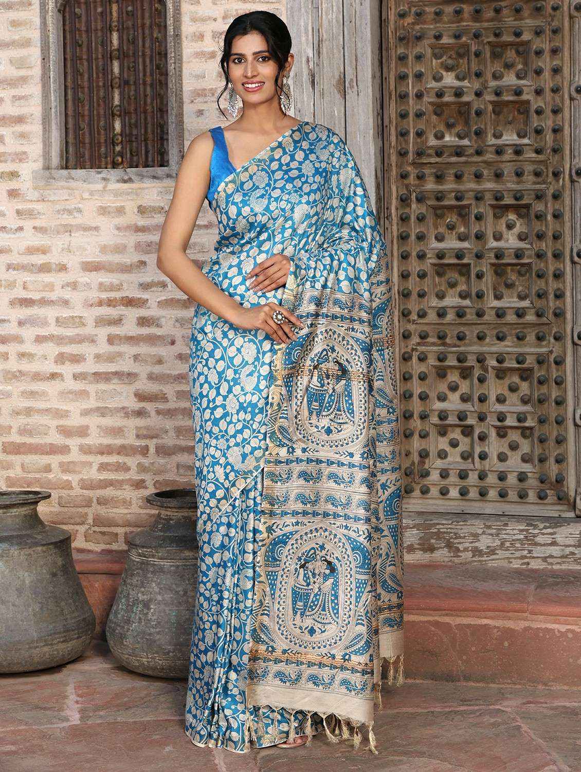 women printed casual wear saree with blouse