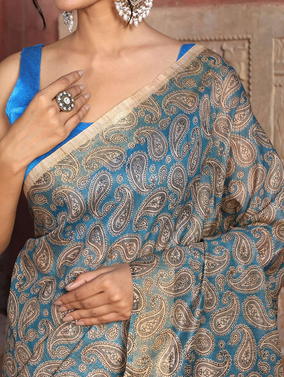 women printed casual wear saree with blouse - 22184316 -  Standard Image - 8