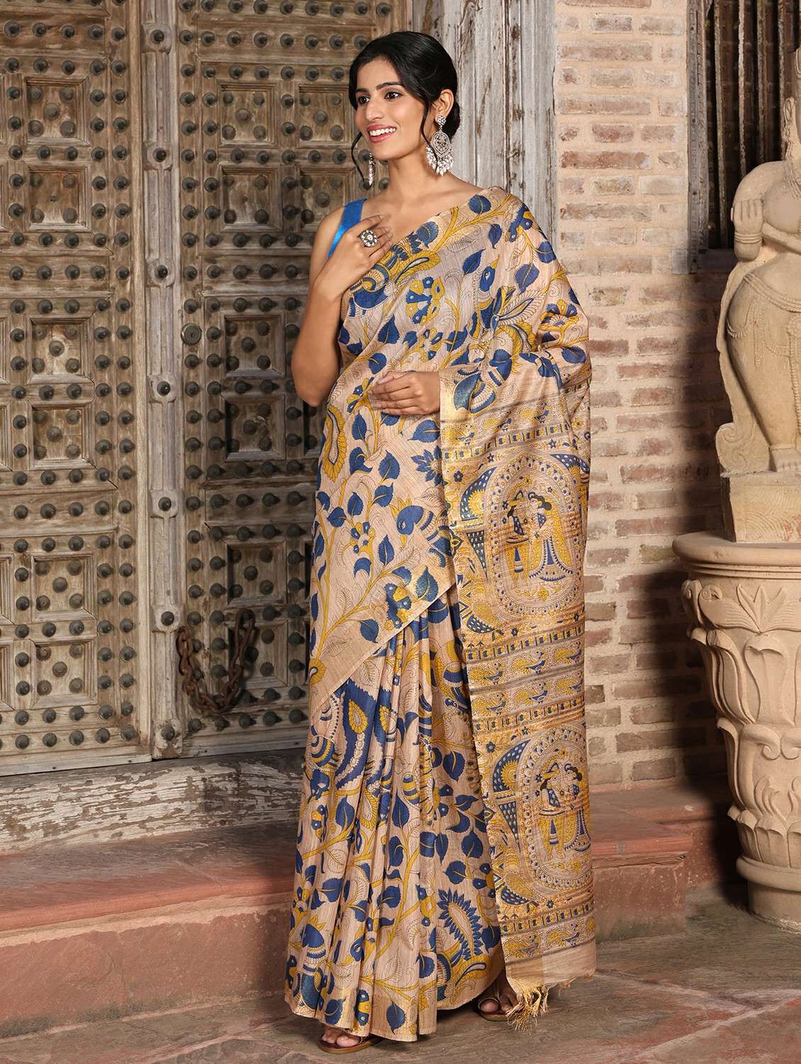 women printed casual wear saree with blouse