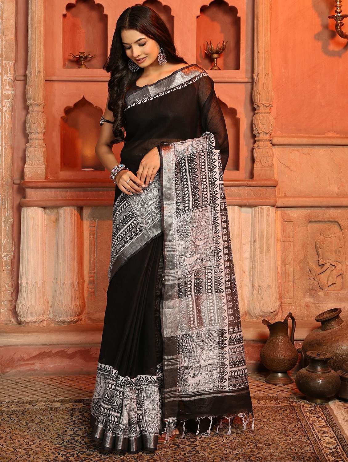 women solid with bordered saree with blouse - 22184325 -  Standard Image - 3