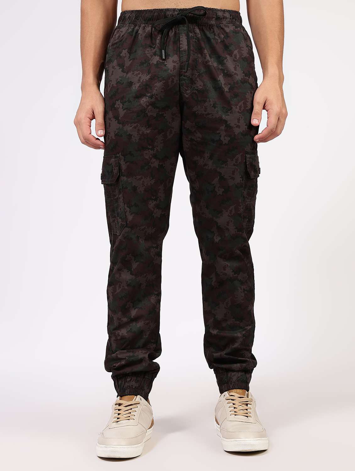 men camouflage mid rise regular fit jogger