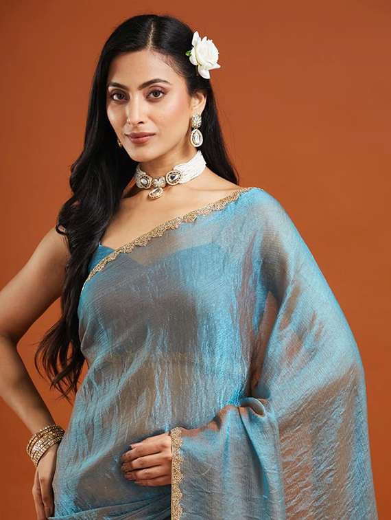 women solid with embellished bordered saree with blouse - 22185055 -  Standard Image - 3