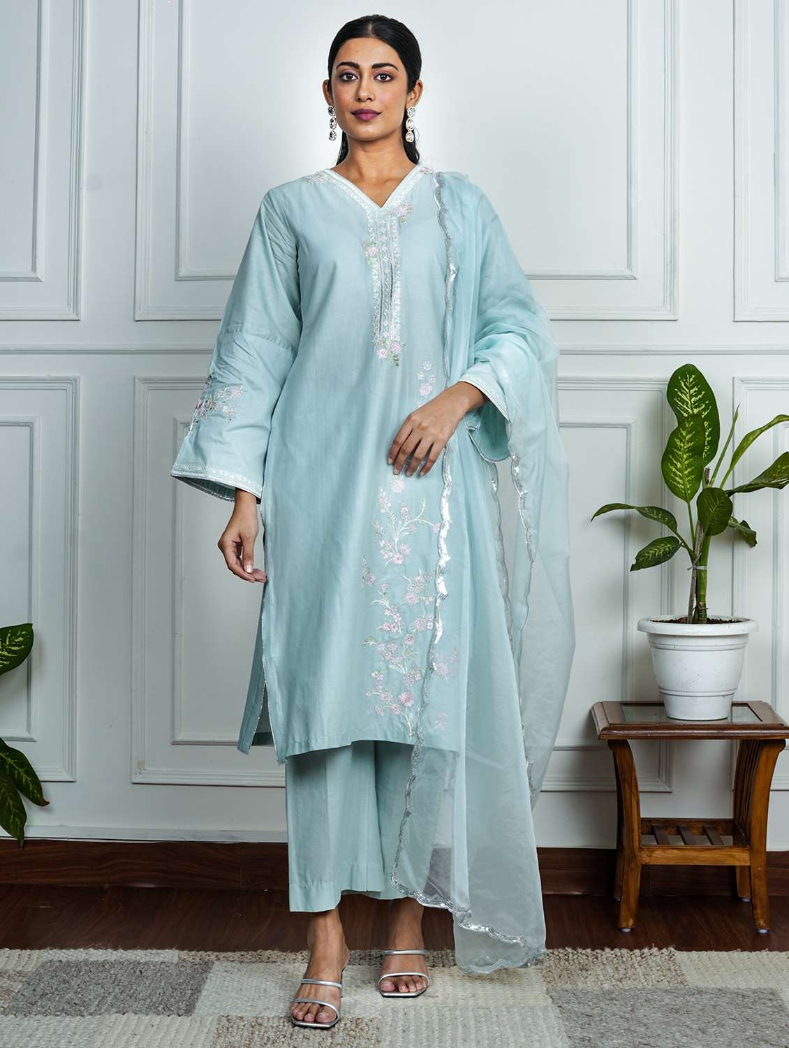 women solid with work long sleeve kurta pant with dupatta set