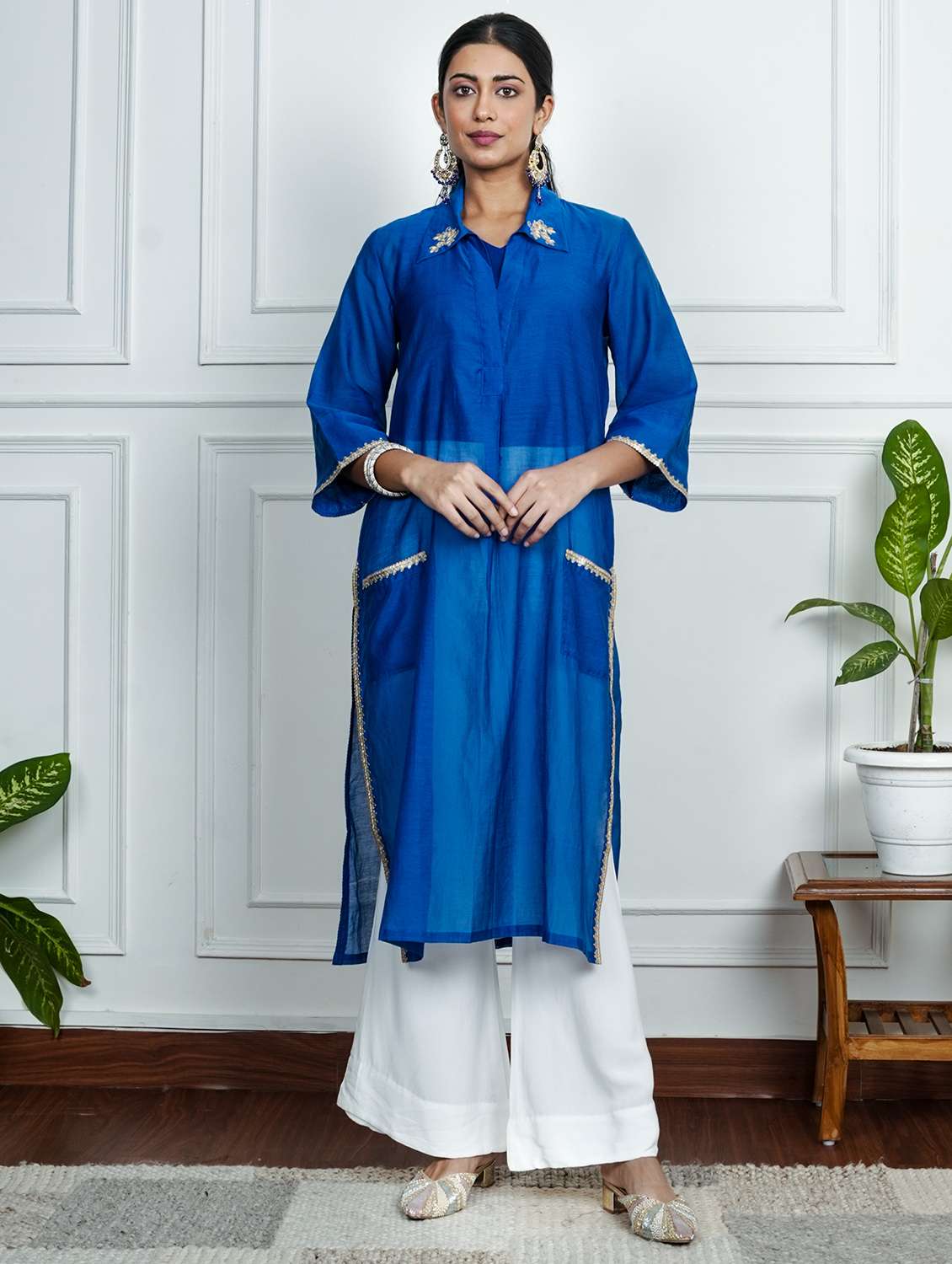 women solid three quarter sleeve straight kurta 